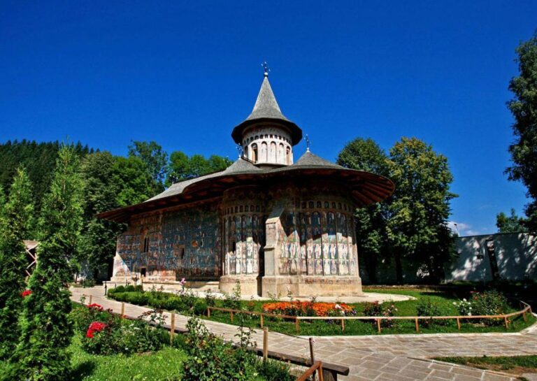 Day Trip to the UNESCO Painted Monasteries From Iasi