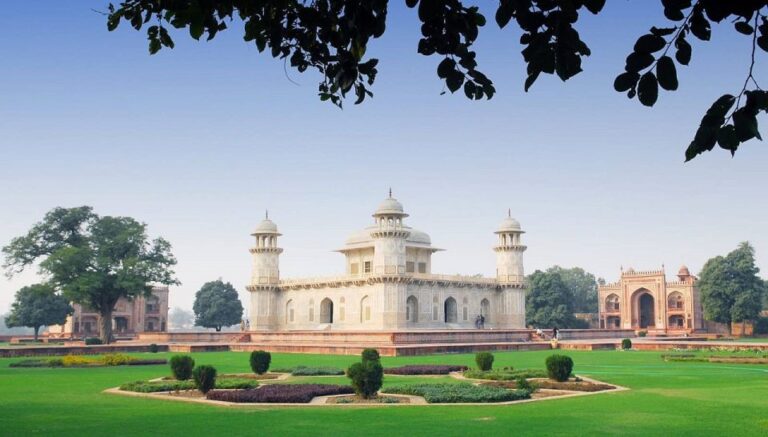 Delhi Agra Taj Mahal Tour From Thrissur