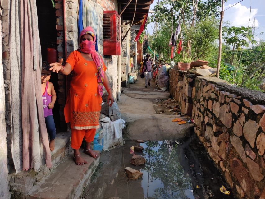 Delhi Half Day Slum Walking Tour With Guide