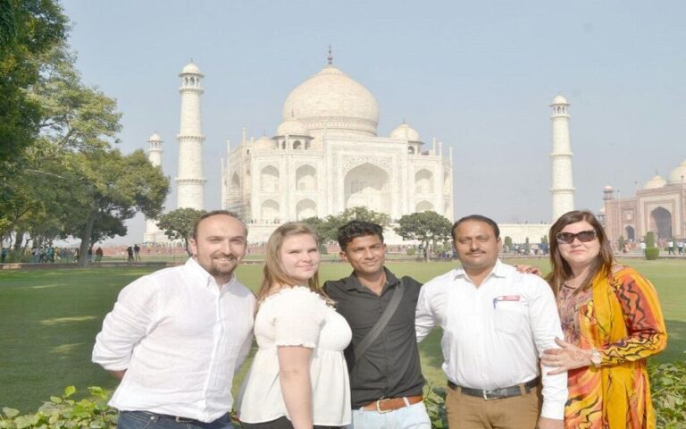Delhi: Private Sunrise Taj Mahal & Agra Fort Tour By Car