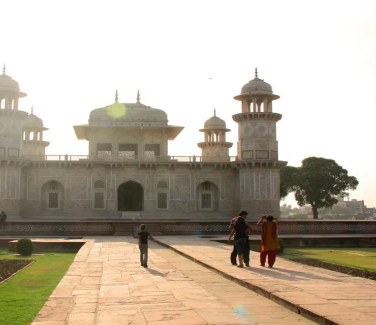 Delhi: Same Day Taj Mahal & Agra Fort Tour With Luxury Car