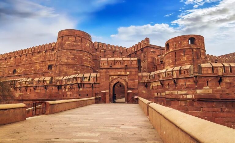 Delhi to Agra 2 Days Overnight Tour With Old City Walk