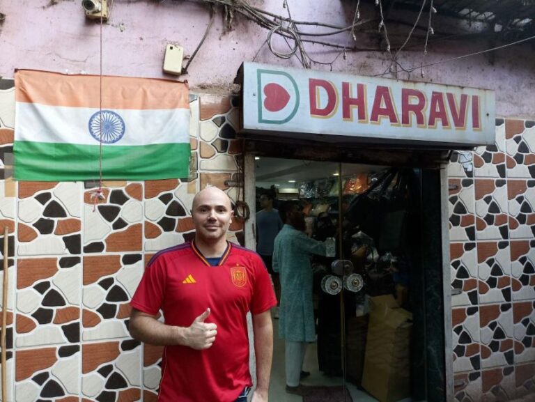 Dharavi Slum Experience With Local Resident English Guide