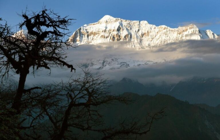 Dhaulagiri Circuit Trek (15 Days)