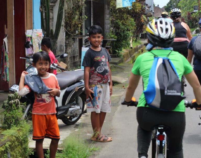 Downhill Cycling Tour Ubud Through Jungle and Rice Terrace