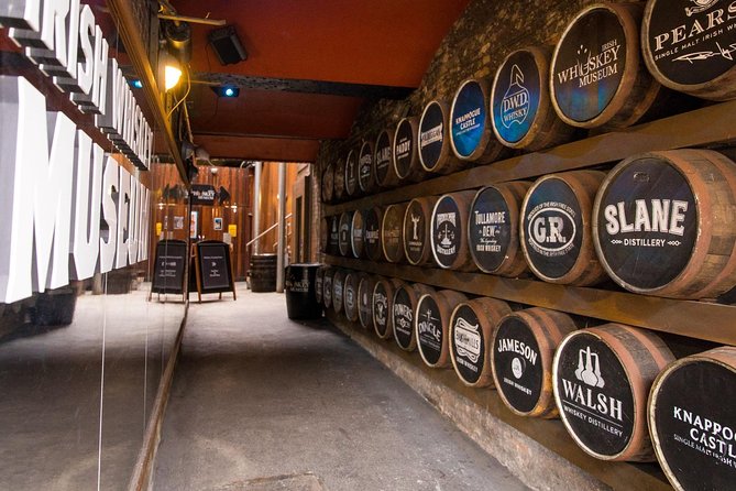 Dublin Irish Whiskey Museum and Gallery Guided Tour With Tasting
