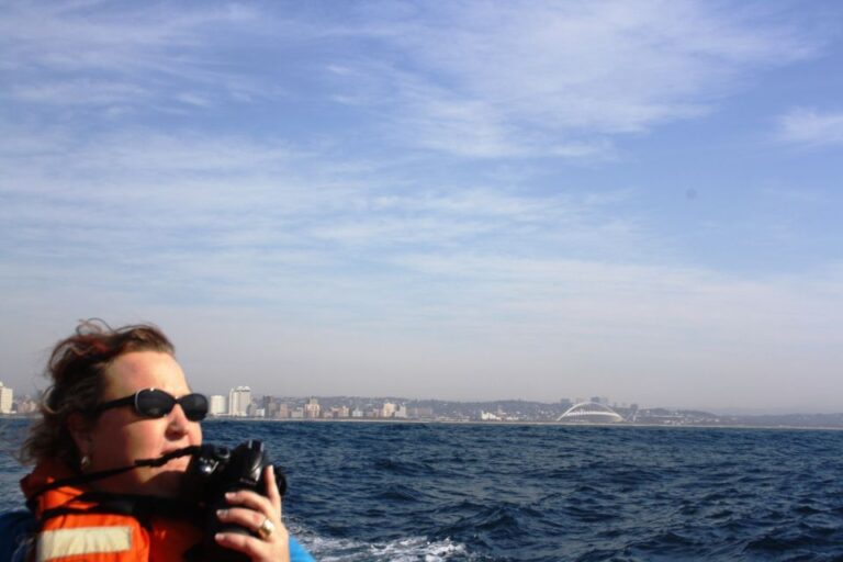 Durban: Durban: Whale and Dolphin Watching Boat Tour