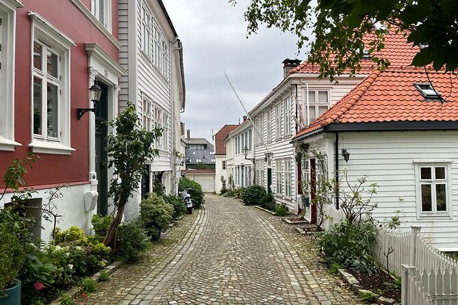 E-Scavenger Hunt Bergen: Explore the City at Your Own Pace