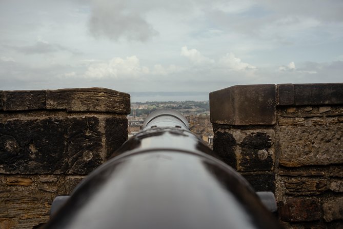 Edinburgh Castle Inside Out: Private Tour With Locals