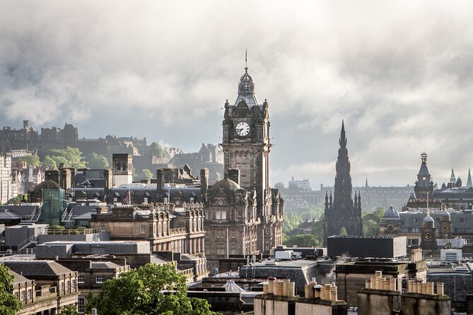 Edinburgh: Old Towns Highlights Walking Tour - Tour Overview