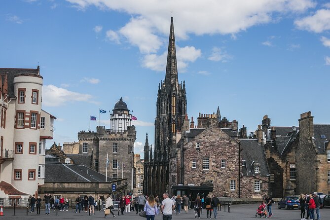 Edinburgh Self-Guided Murder Mystery Tour by the Royal Mile