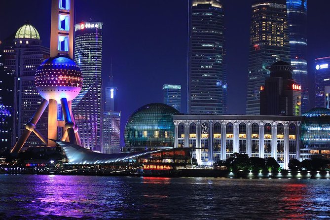 Evening Thai Dinner and Huangpu River Cruise in Shanghai