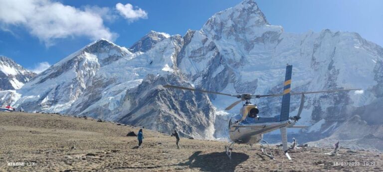 Everest Helicopter Tour With Landing at Kalapathar 5550 Mtrs