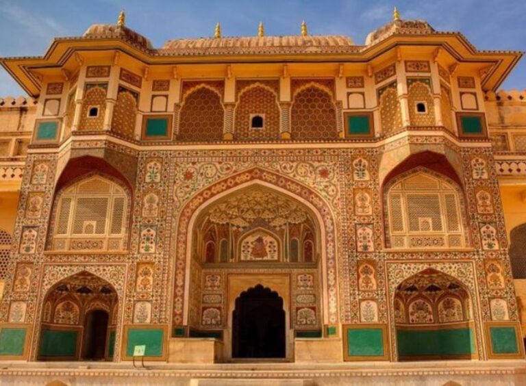 Explore Agra From Delhi And Drop At Jaipur With Transport