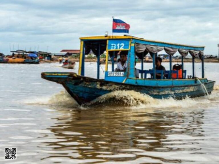 Floating Village Cruise at Tonle Sap Lake & Street Food Tour