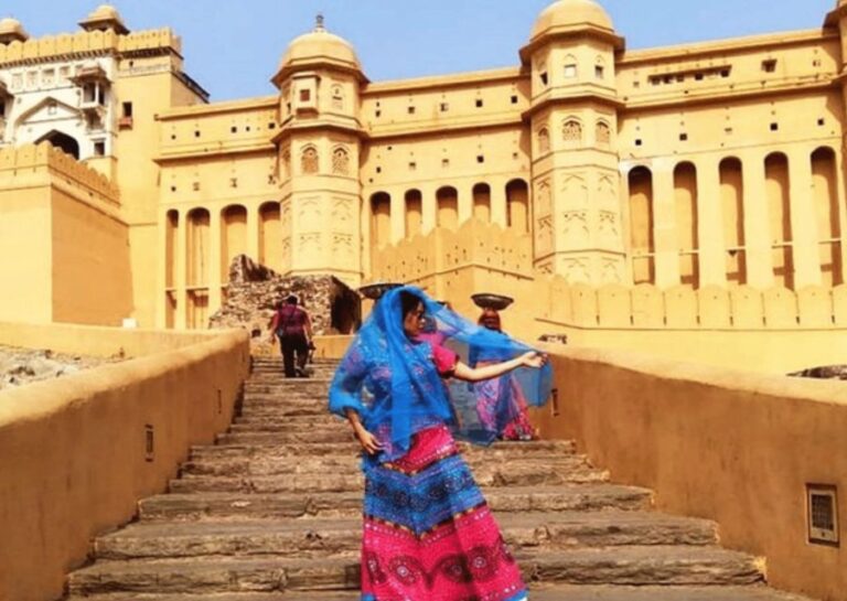 Forts & PalACes Tour of Jaipur Guided Tour With AC Car