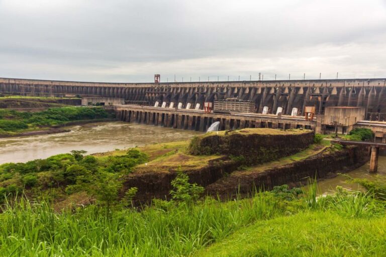 Foz Do Iguaçu: Itaipu Hydroelectric Dam
