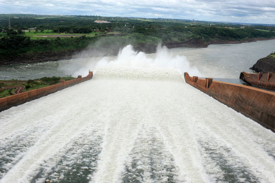 1 from argentina iguazu falls brazil side itaipu dam 2 From Argentina: Iguazu Falls Brazil Side & Itaipu Dam