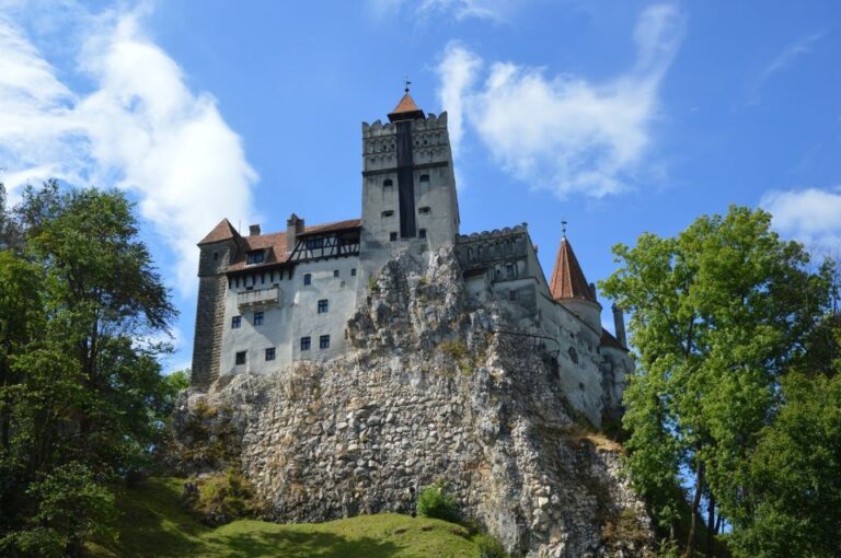 From Bucharest: Dracula Castle, Peles Castle and Brasov