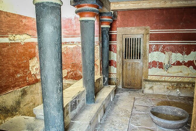 1 from chania knossos palace archeological museum tour From Chania : Knossos Palace & Archeological Museum Tour