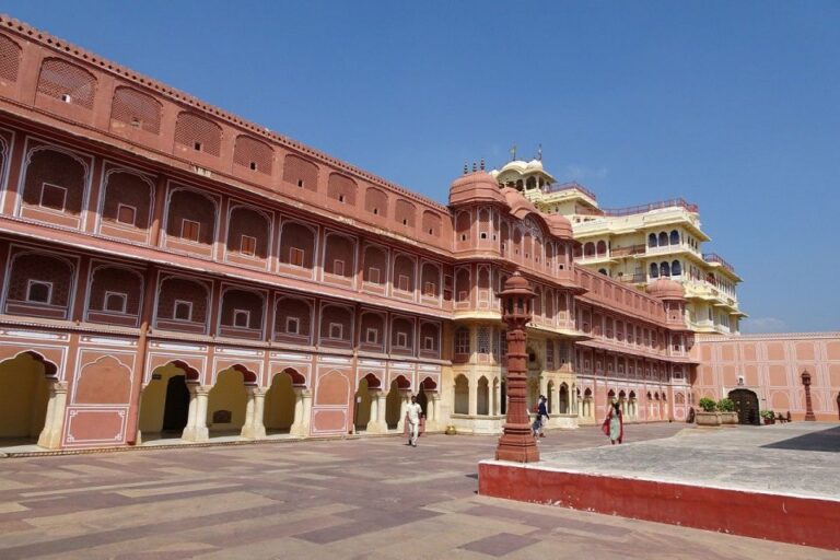 From Delhi: Amer Fort & Jaipur City Tour By Superfast Train