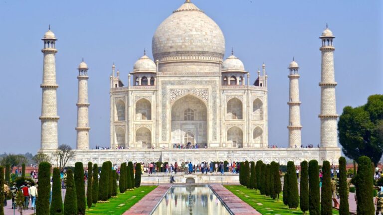 From Delhi: Day Trip to Taj Mahal, Agra Fort and Baby Taj