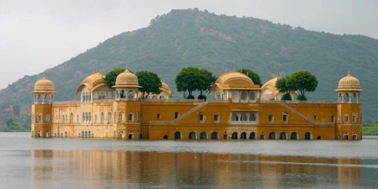 From Delhi: Jaipur Private Day Tour With Transfers