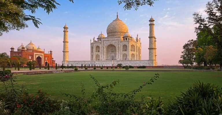 From Delhi : Overnight Agra City Tour With Fatehpur Sikari
