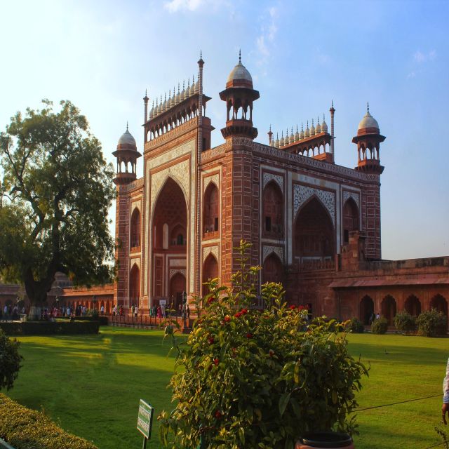 From Delhi: Private Lgbtq-Friendly Taj Mahal Tour With Lunch