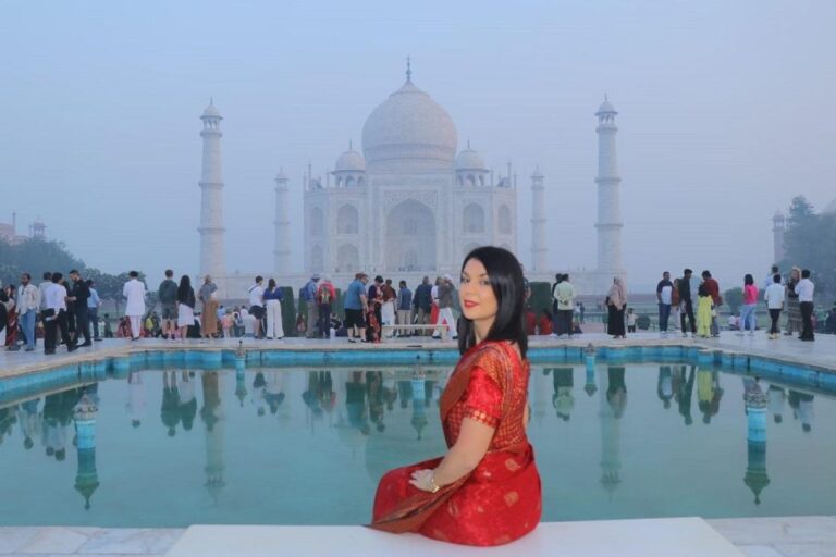 From Delhi: Private Sunrise Taj Mahal Tour