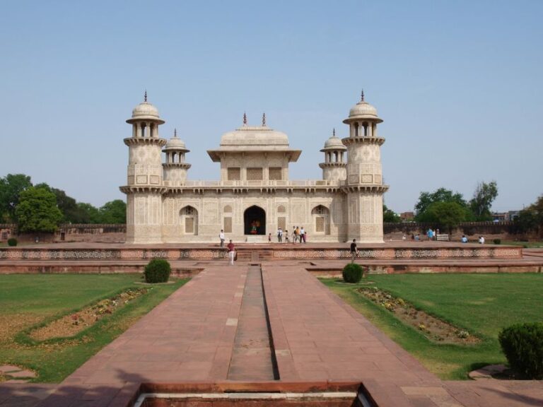 From Delhi : Red Fort & Taj Mahal Sunrise Tour