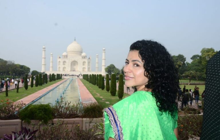 From Delhi: Taj Mahal & Agra Day Trip by Gatimaan Train