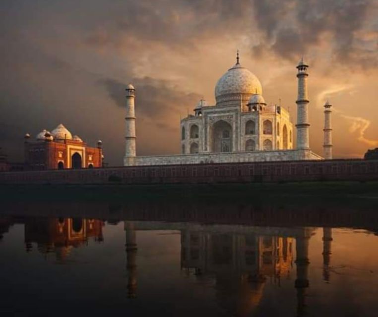 From Delhi: Taj Mahal, Agra Fort & Baby Taj Day Trip by Car