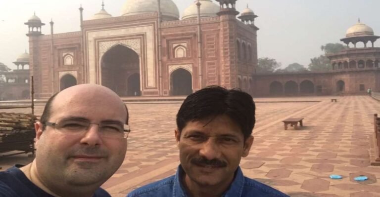 From Delhi: Taj Mahal & Agra Fort Day Trip by Gatiman Train