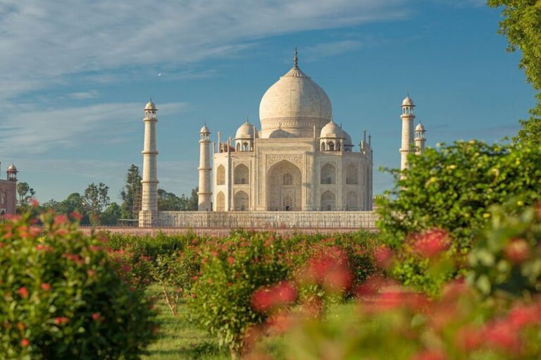 From Delhi: Taj Mahal and Agra Fort Tour by Super-Fast Train