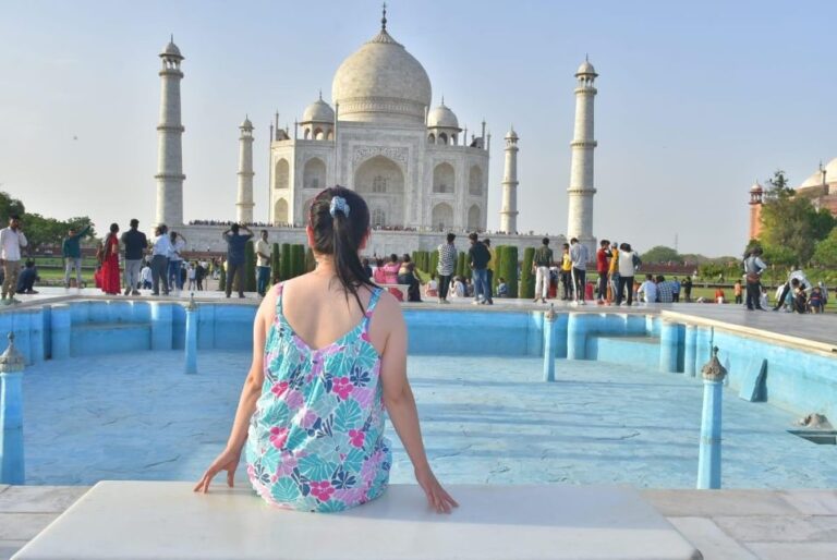 From Delhi: Taj Mahal Day Trip by Fast Train All-Inclusive