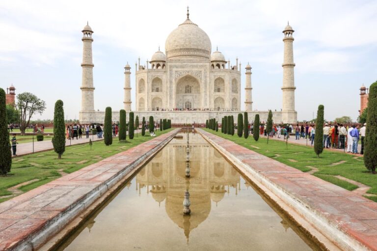 From Delhi: Taj Mahal Luxury Tour