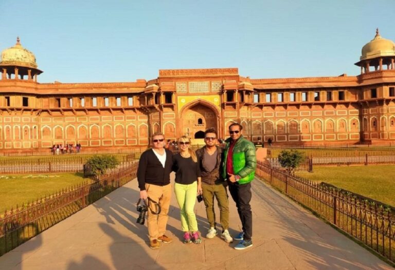 From Delhi: Taj Mahal Tour by Gatimaan Express Train