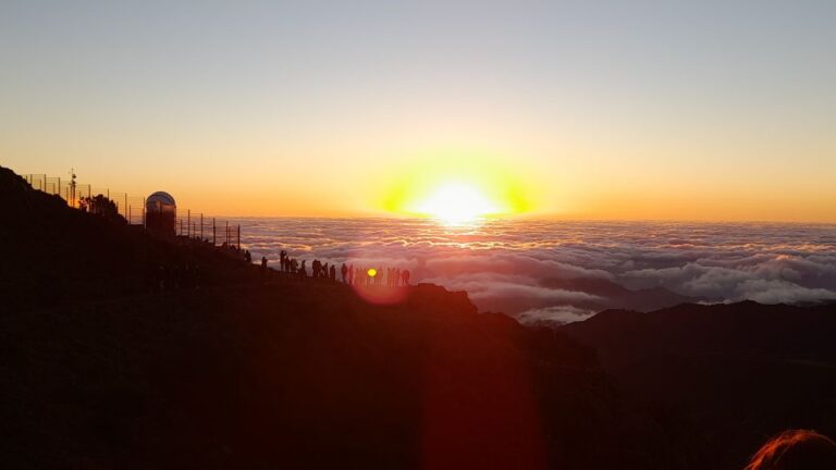 From Funchal: Pico Do Arieiro Sunset With Dinner and Drinks