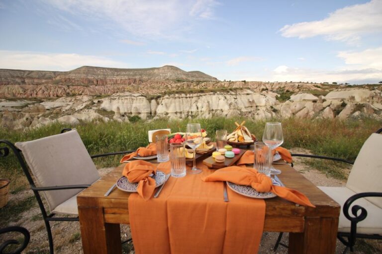 From Göreme: Cappadocia Rose Valley Picnic