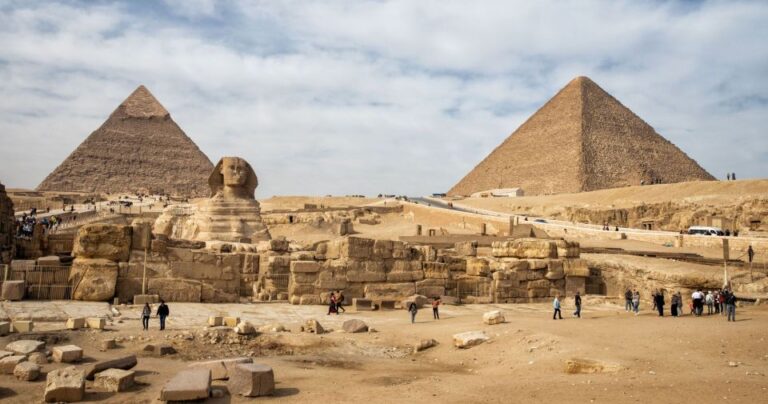 From Hurghada: Cairo Private Day Tour With Flights & Lunch