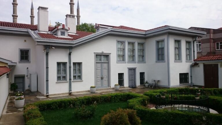 From Istanbul: Private Trip to Baha’i House Edirne