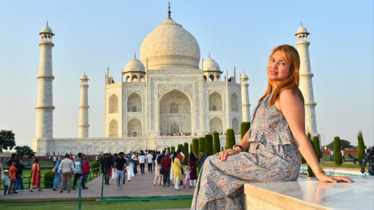 From Jaipur: Taj Mahal Guided and Agra Tour By Car
