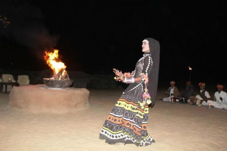 From Jaisalmer : Overnight Camping With Camel Safari