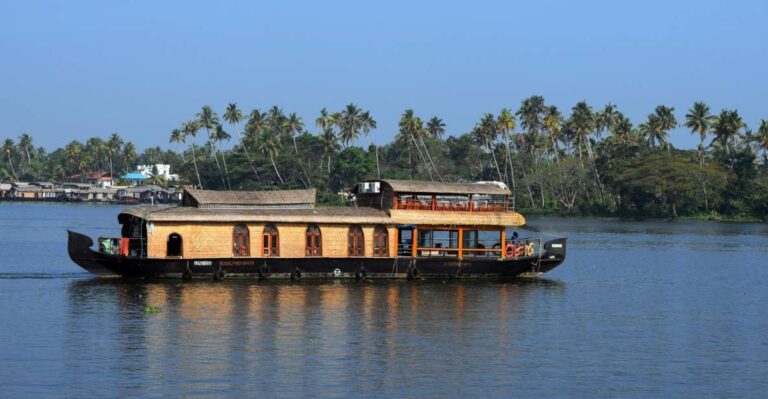 From Kochi: Private Backwater Houseboat Cruise Tour