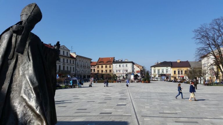 From Krakow: Full-Day Wadowice & Czestochowa Tour