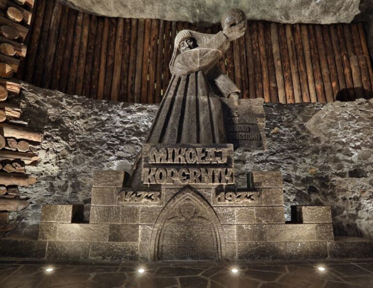 From Krakow: Guided Wieliczka Salt Mine and Chapel Tour