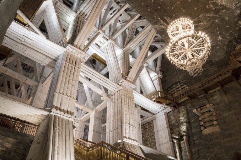 From Krakow: Wieliczka Salt Mine Day Trip and Guided Tour