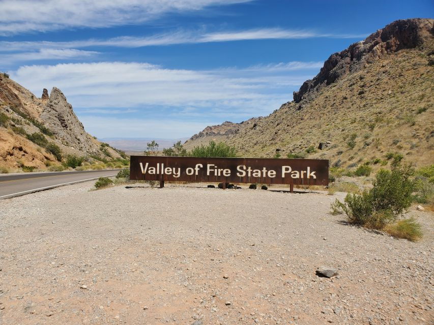 From Las Vegas: Valley of Fire Small Group Tour