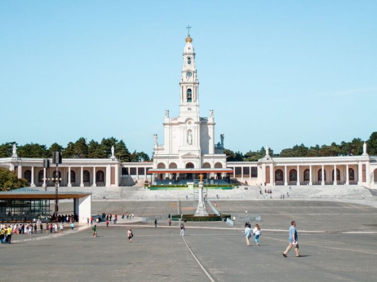 From Lisbon: Fátima Half-Day Shrine and Basilica Tour